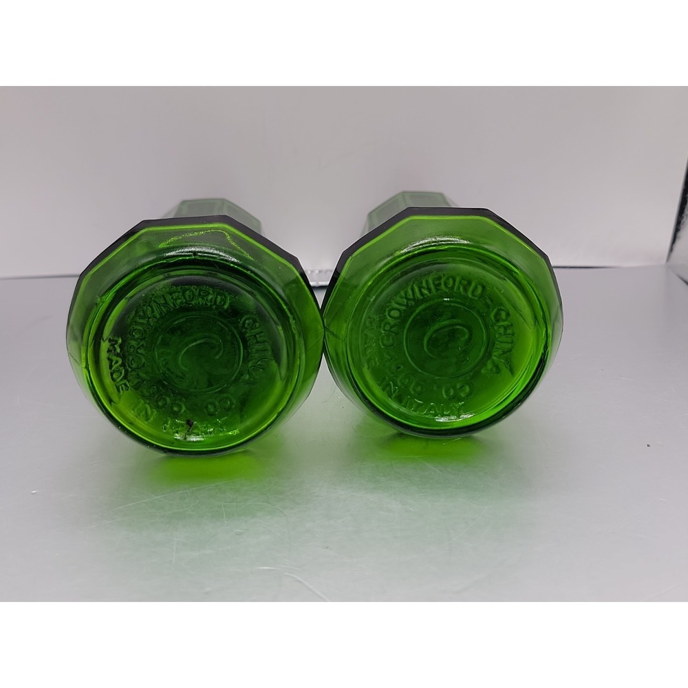 Vintage Cumberland Green Glass Eagle Salt & Pepper Shakers USA Great Seal Set - Picture 3 of 4